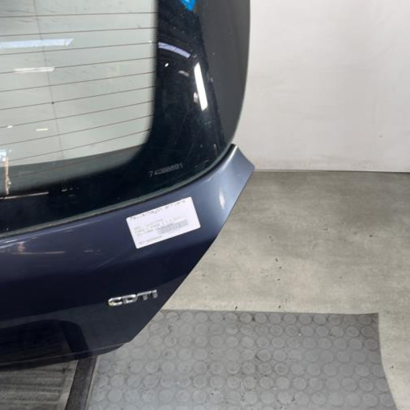 Malle/Hayon arriere OPEL CORSA D Photo n°4