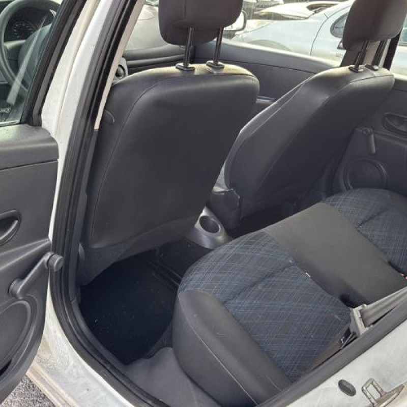 Aile avant gauche RENAULT CLIO 3 Photo n°14