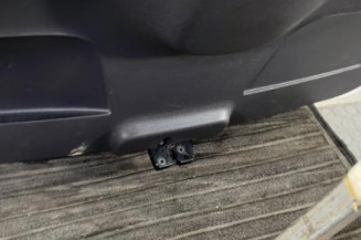 Malle/Hayon arriere RENAULT CLIO 3