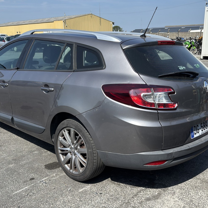 RENAULT MEGANE 3 PHASE 3 BREAK 1.2i - 16V TURBO TCE 115 Photo n°4