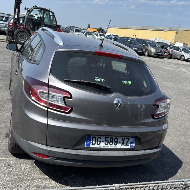 RENAULT MEGANE 3 PHASE 3 BREAK 1.2i - 16V TURBO TCE 115 Photo n°5