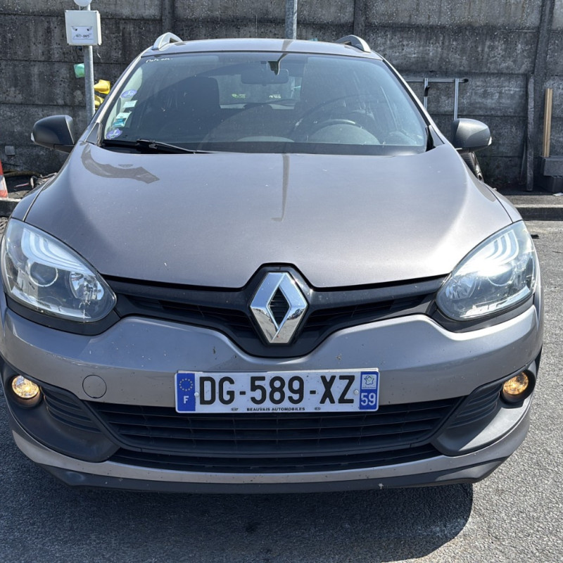 RENAULT MEGANE 3 PHASE 3 BREAK 1.2i - 16V TURBO TCE 115 Photo n°8