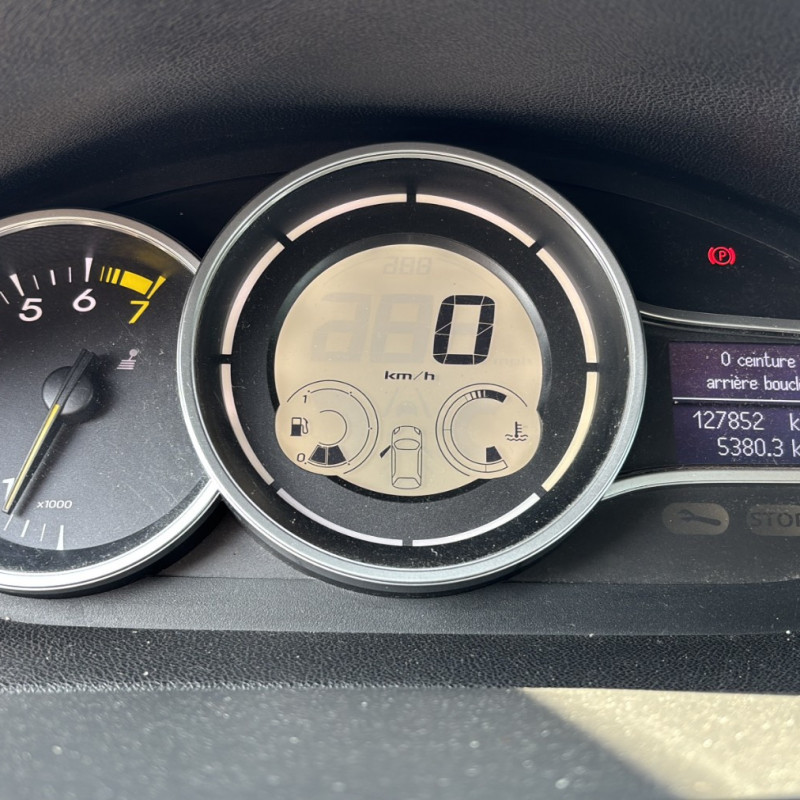 RENAULT MEGANE 3 PHASE 3 BREAK 1.2i - 16V TURBO TCE 115 Photo n°18