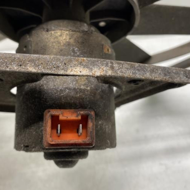 Moto ventilateur radiateur CITROEN AX Photo n°4