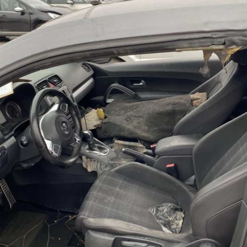 Porte avant droit VOLKSWAGEN SCIROCCO 3 Photo n°13