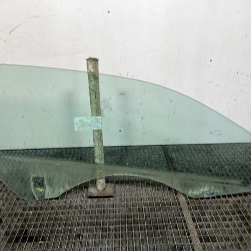 Vitre avant gauche VOLKSWAGEN SCIROCCO 3 Photo n°4