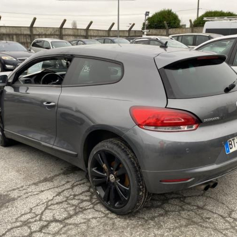 Vitre avant gauche VOLKSWAGEN SCIROCCO 3 Photo n°8