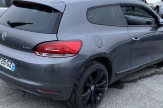 Vitre avant gauche VOLKSWAGEN SCIROCCO 3