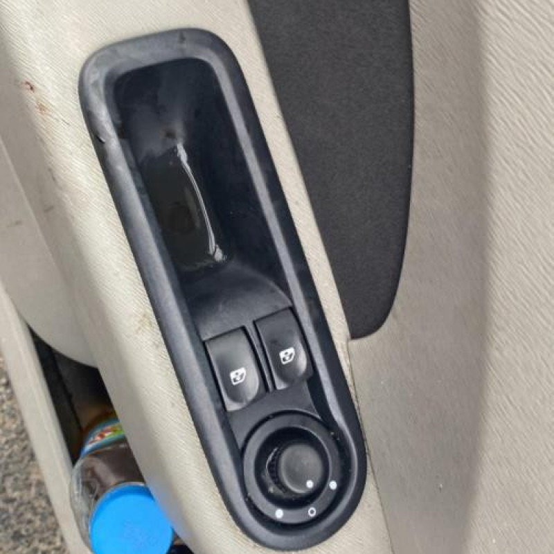 Porte avant gauche RENAULT TWINGO 2 Photo n°11