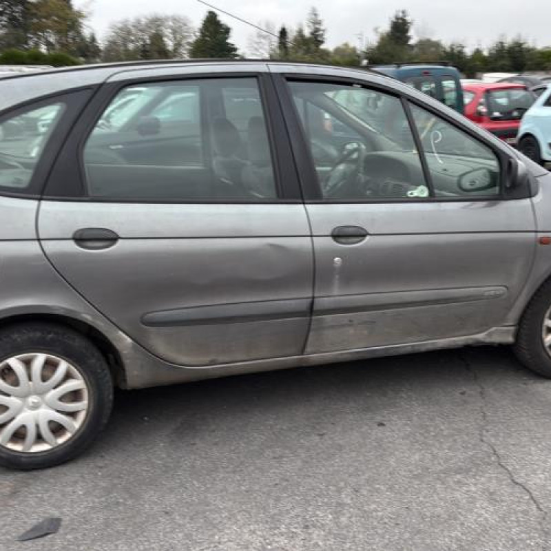 Vitre avant droit RENAULT SCENIC 1 Photo n°11