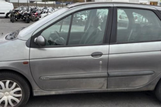 Vitre avant droit RENAULT SCENIC 1