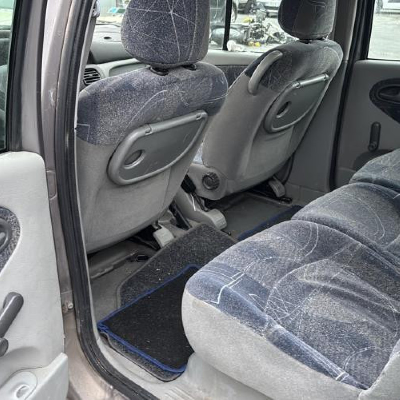 Vitre avant droit RENAULT SCENIC 1 Photo n°15