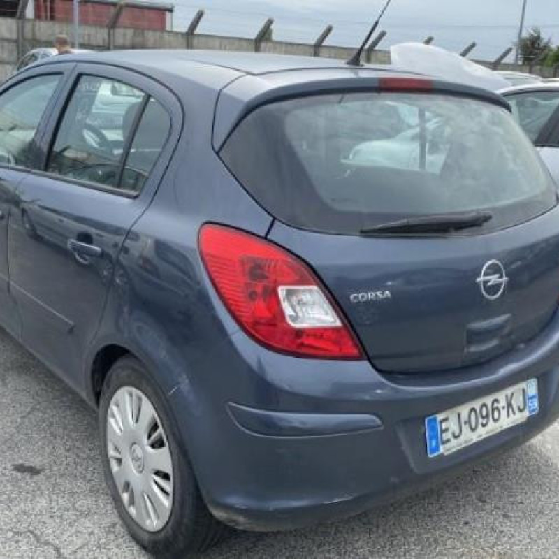 Pare choc avant OPEL CORSA D Photo n°13