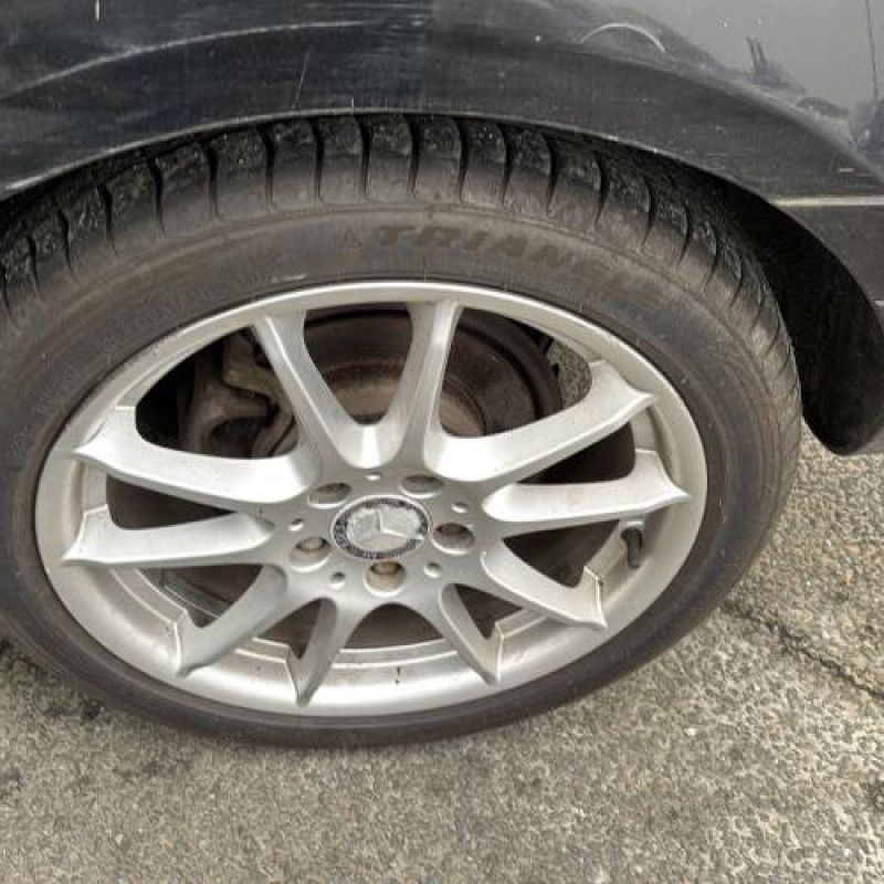 Porte avant gauche MERCEDES CLASSE B 245 Photo n°15