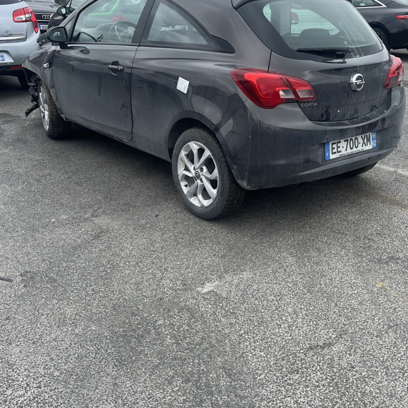 OPEL CORSA E 1.4i - 16V Photo n°4