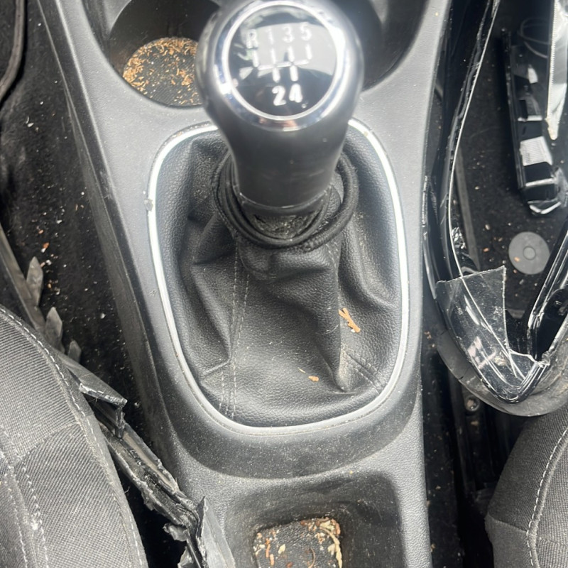 OPEL CORSA E 1.4i - 16V Photo n°8