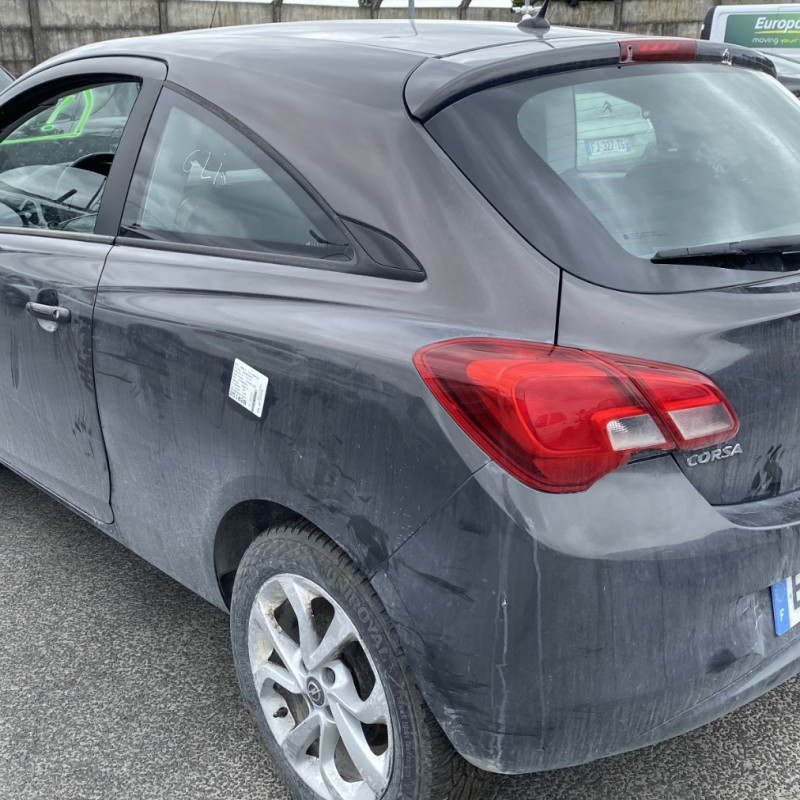 OPEL CORSA E 1.4i - 16V Photo n°15