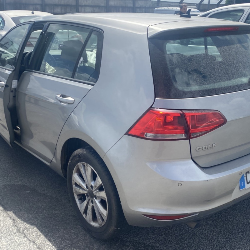 VOLKSWAGEN GOLF 7 PHASE 1 1.6 TDI - 16V TURBO Photo n°4