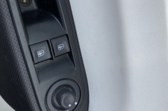 RENAULT TWINGO 3 PHASE 1 1.0i - 12V SCE 75