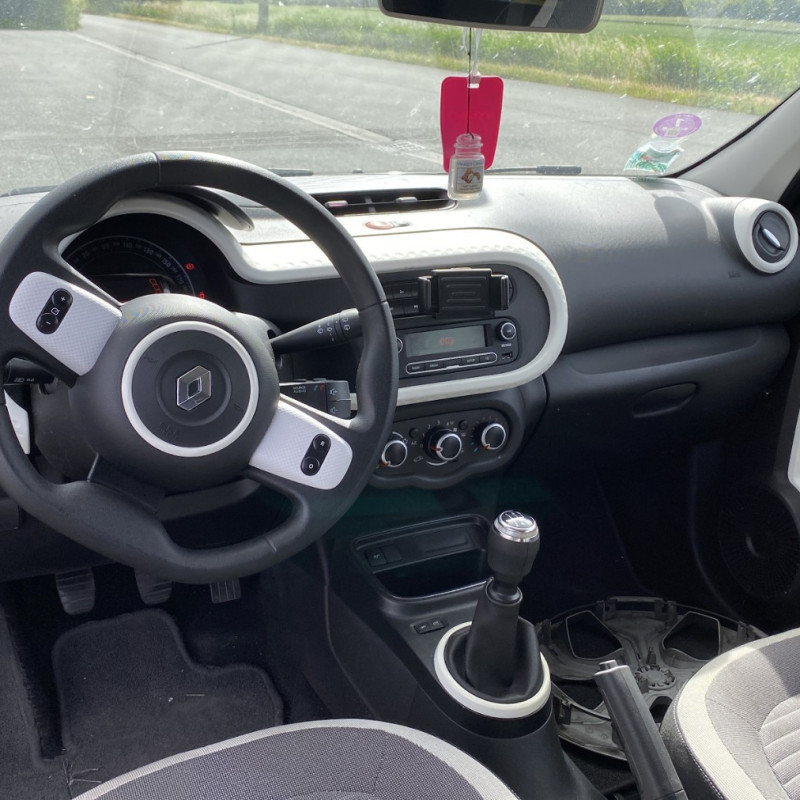 RENAULT TWINGO 3 PHASE 1 1.0i - 12V SCE 75 Photo n°14