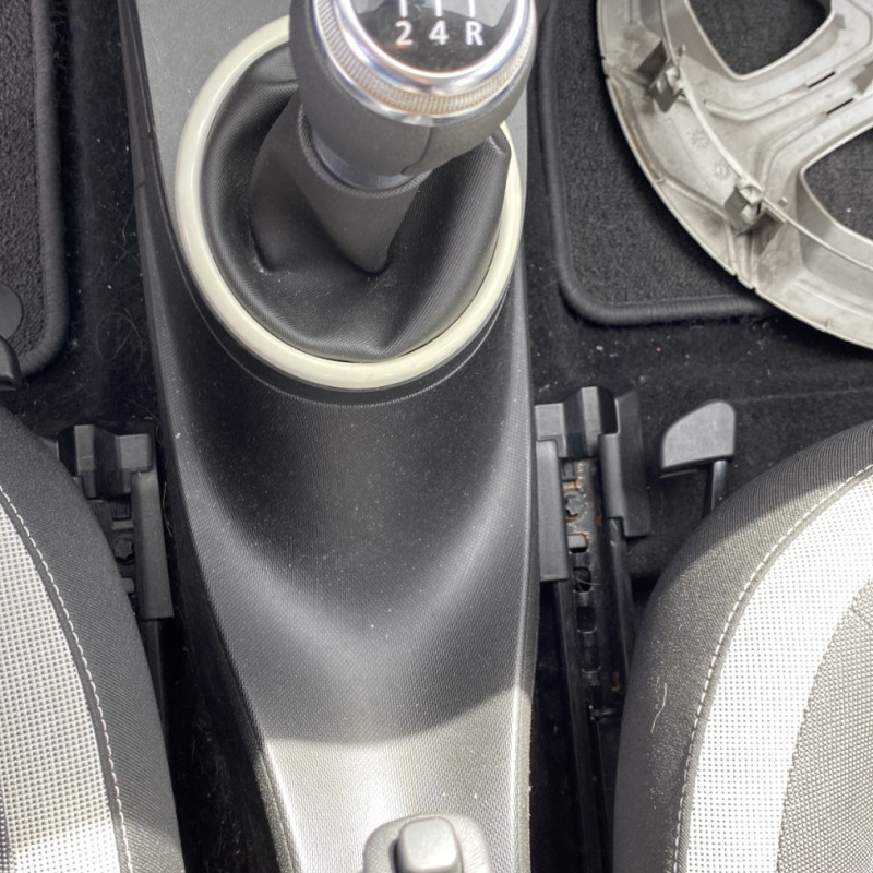 RENAULT TWINGO 3 PHASE 1 1.0i - 12V SCE 75 Photo n°18