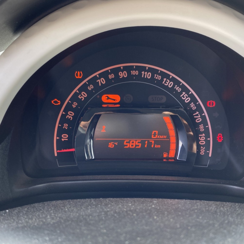 RENAULT TWINGO 3 PHASE 1 1.0i - 12V SCE 75 Photo n°19