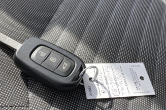 RENAULT TWINGO 3 PHASE 1 1.0i - 12V SCE 75