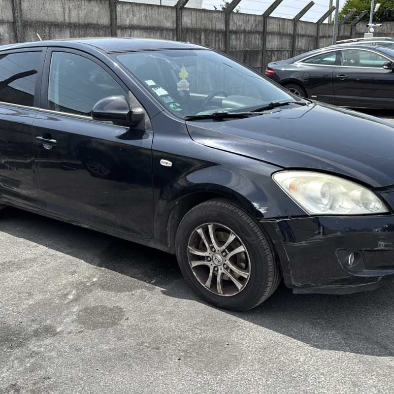 KIA CEE-D 1 PHASE 1 1.6 CRDI - 16V TURBO Photo n°2