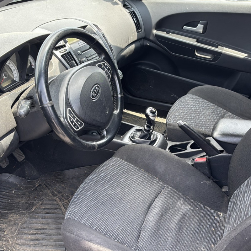 KIA CEE-D 1 PHASE 1 1.6 CRDI - 16V TURBO Photo n°5