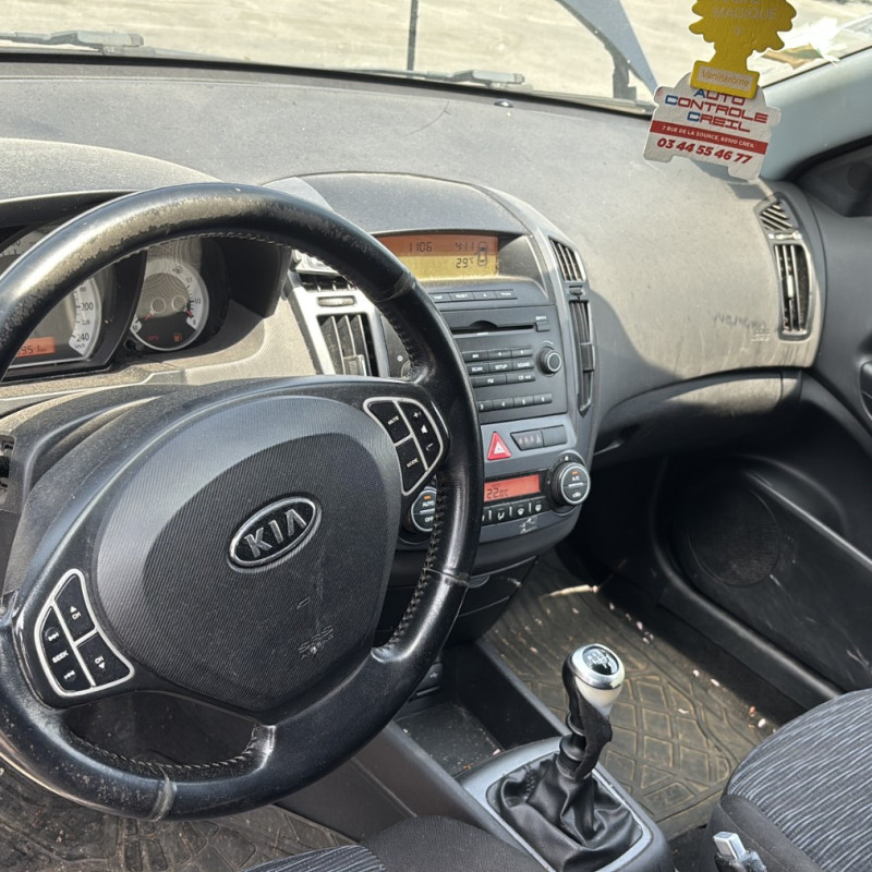 KIA CEE-D 1 PHASE 1 1.6 CRDI - 16V TURBO Photo n°30