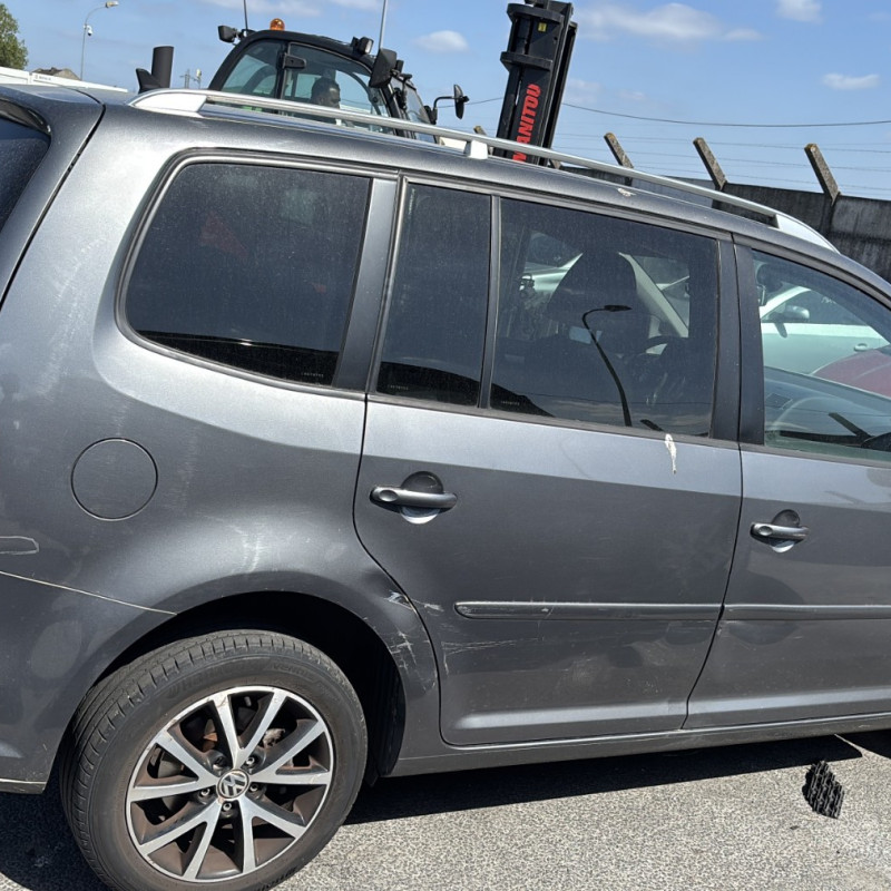 VOLKSWAGEN TOURAN 2 2.0 TDI - 16V TURBO Photo n°6