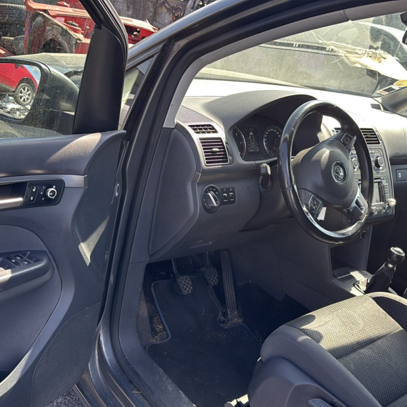 VOLKSWAGEN TOURAN 2 2.0 TDI - 16V TURBO Photo n°9