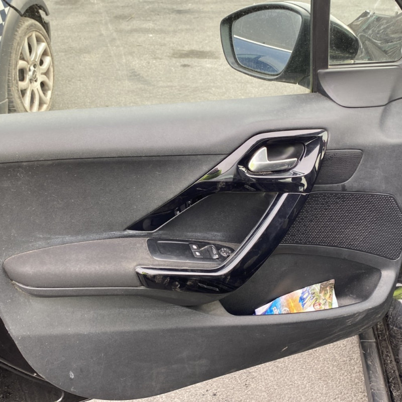 PEUGEOT 2008 1 PHASE 1 1.2 VTI - 12V Photo n°10