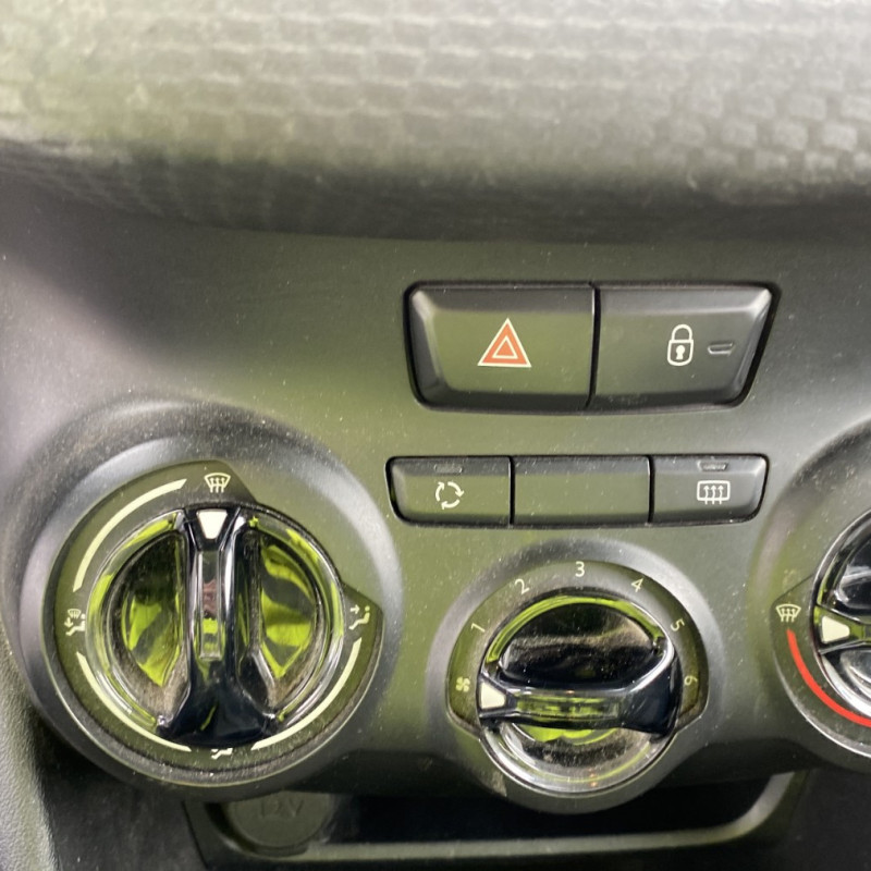 PEUGEOT 2008 1 PHASE 1 1.2 VTI - 12V Photo n°18