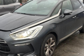 Vitre arriere droit DS DS5