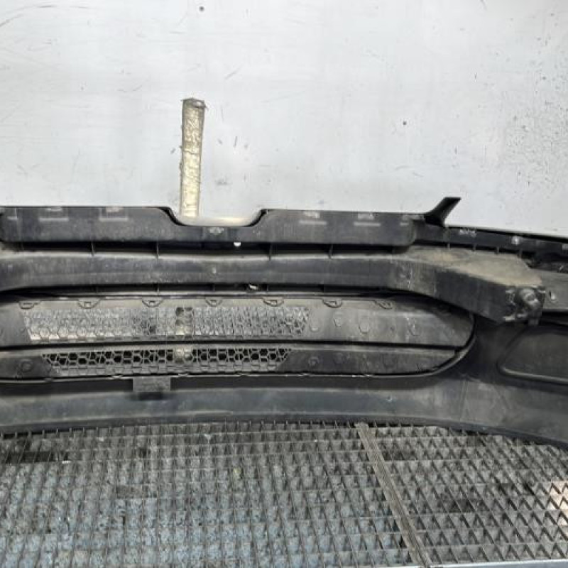 Pare choc avant PEUGEOT 106 Photo n°5