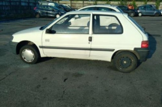 Porte avant gauche PEUGEOT 106