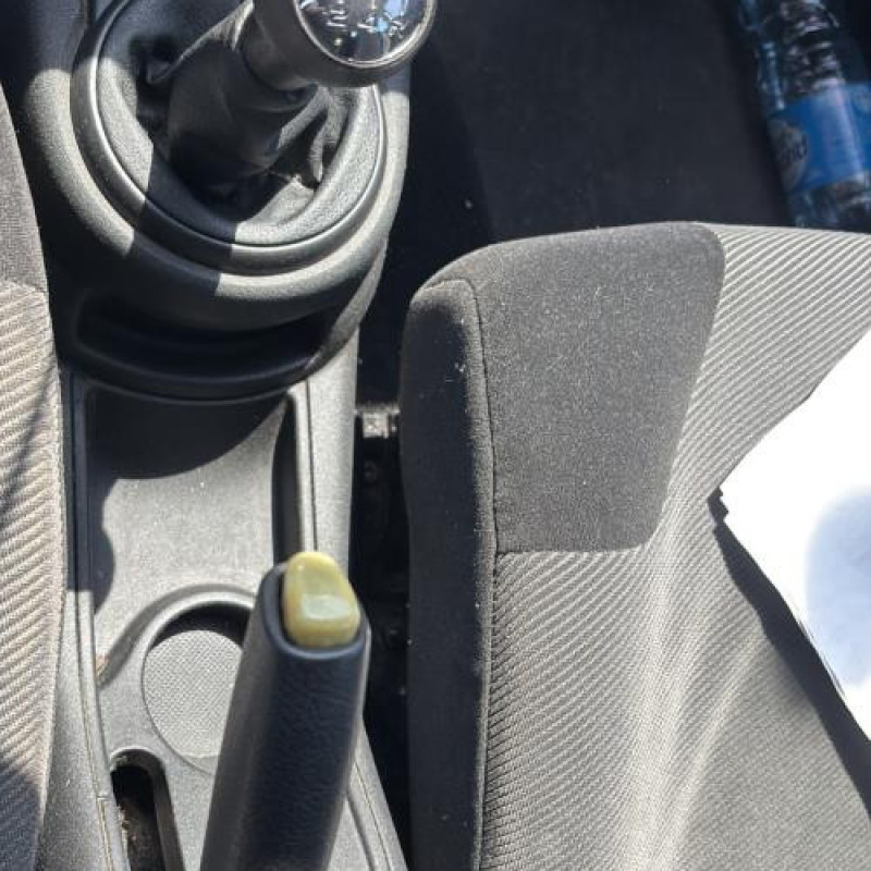 Pare boue avant droit CITROEN C4 1 Photo n°20