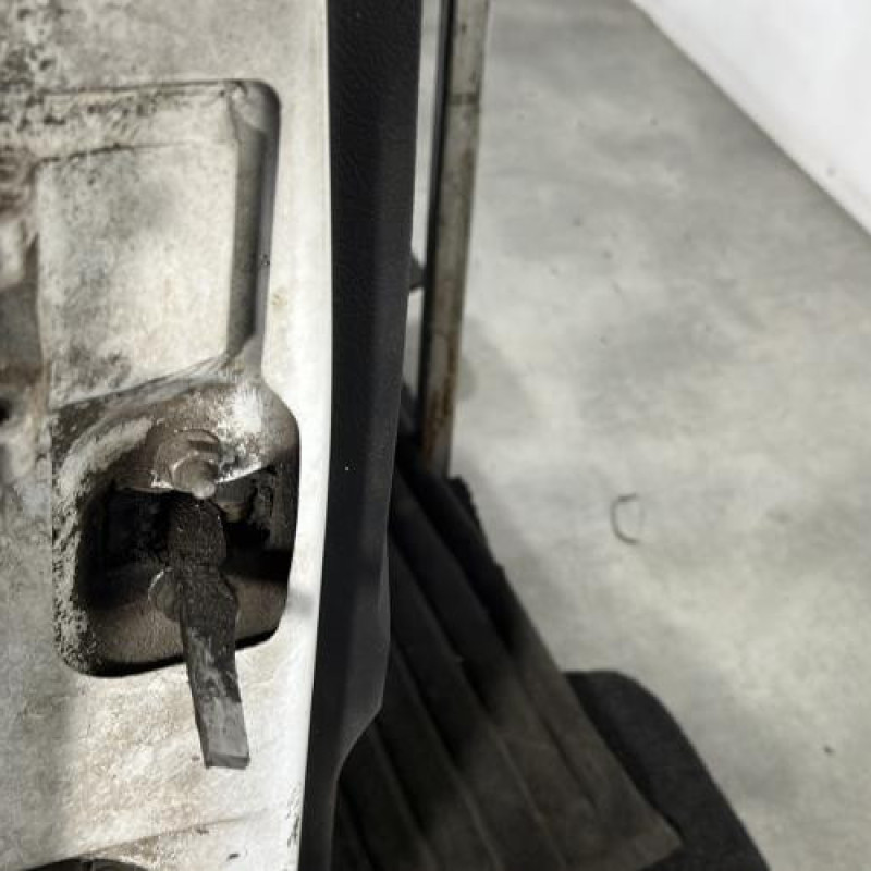 Porte avant droit CITROEN SAXO Photo n°4