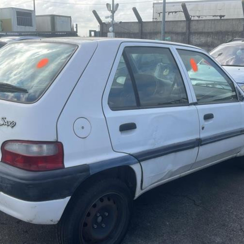 Porte avant droit CITROEN SAXO Photo n°8