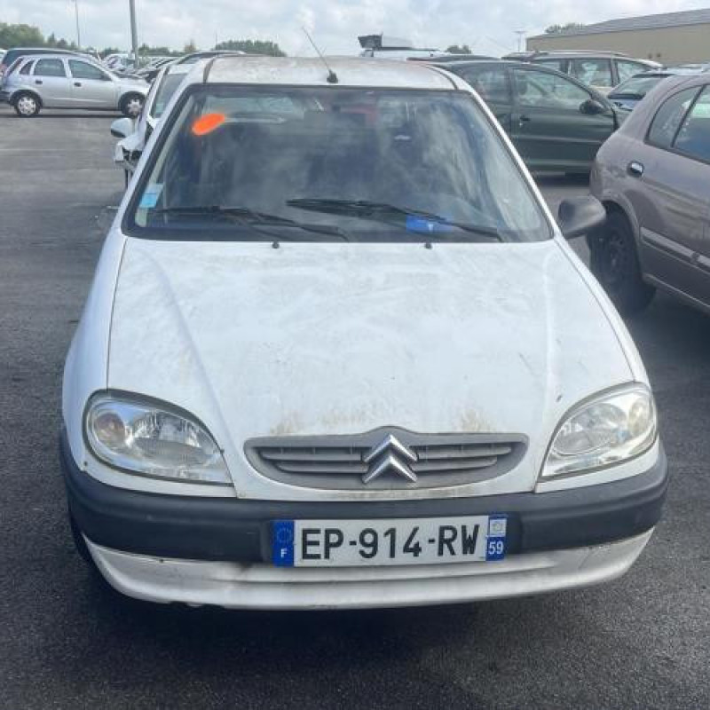 Porte avant droit CITROEN SAXO Photo n°10