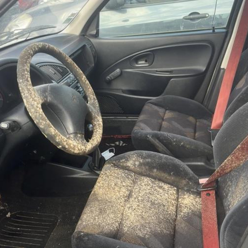 Porte avant droit CITROEN SAXO Photo n°11
