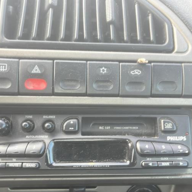 Porte avant droit CITROEN SAXO Photo n°20