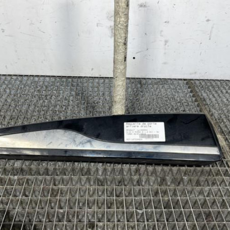 Baguette de porte arriere droite RENAULT CLIO 4 Photo n°1
