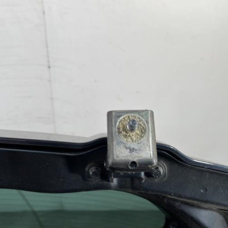 Malle/Hayon arriere RENAULT CLIO 4 Photo n°6