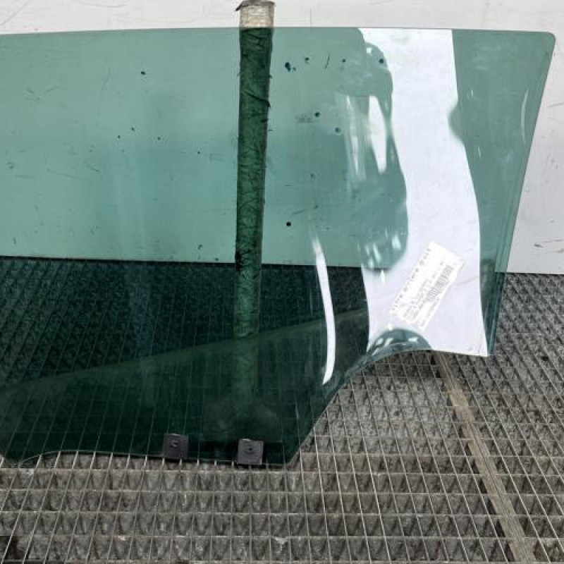 Vitre arriere droit RENAULT CLIO 4 Photo n°5