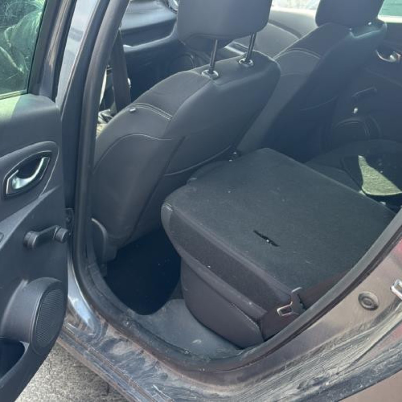 Vitre arriere droit RENAULT CLIO 4 Photo n°18