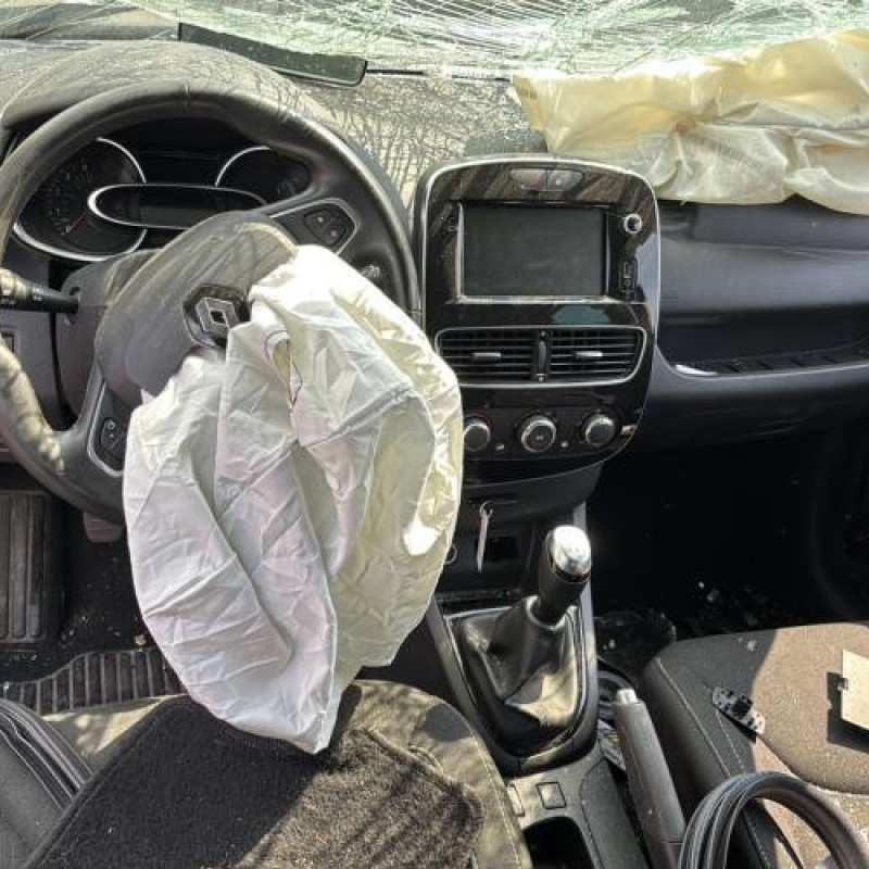 Vitre arriere droit RENAULT CLIO 4 Photo n°20