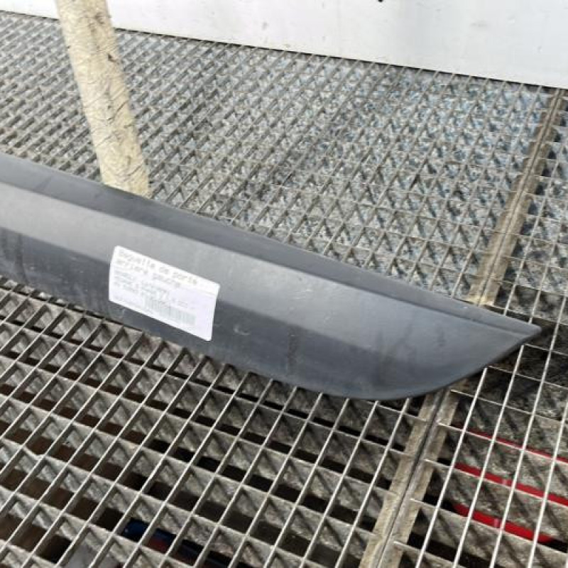 Baguette de porte arriere gauche  RENAULT MEGANE 3 Photo n°3