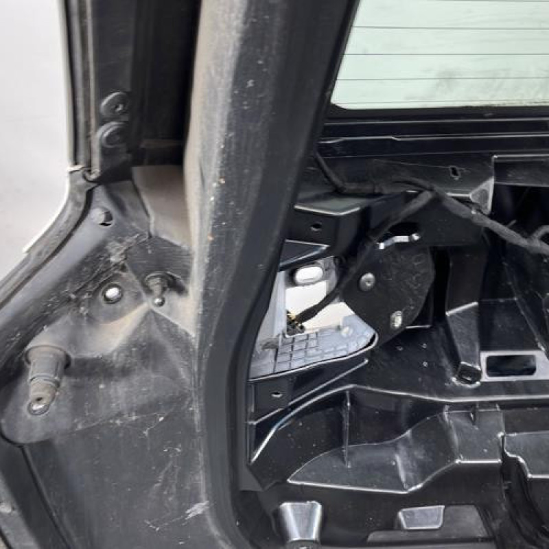 Malle/Hayon arriere CITROEN C4 PICASSO 2 Photo n°9